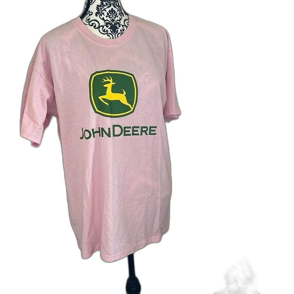 Gildan Women's Pink T-shirt